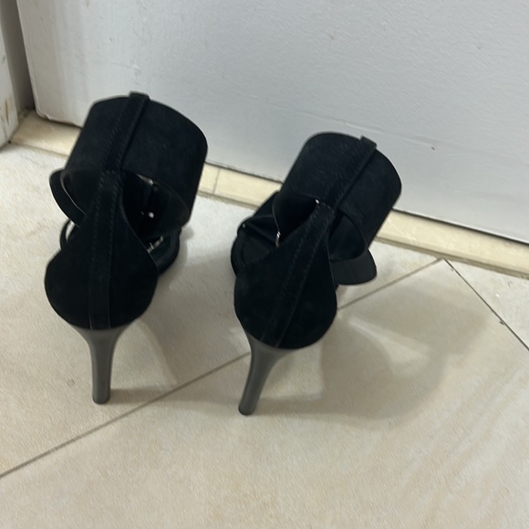 Authentic YSL shoes. Black swayed with a huge silver buckle. - Picture 4 of 4